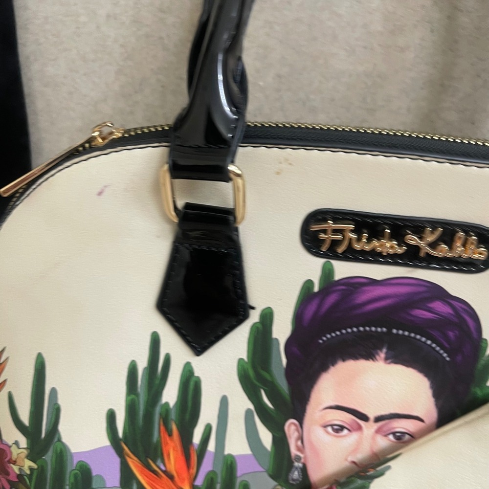 Frida Kahlo Dome Satchel Bag and Matching Coin Pouch Black Patent Cream Floral - Picture 4 of 12